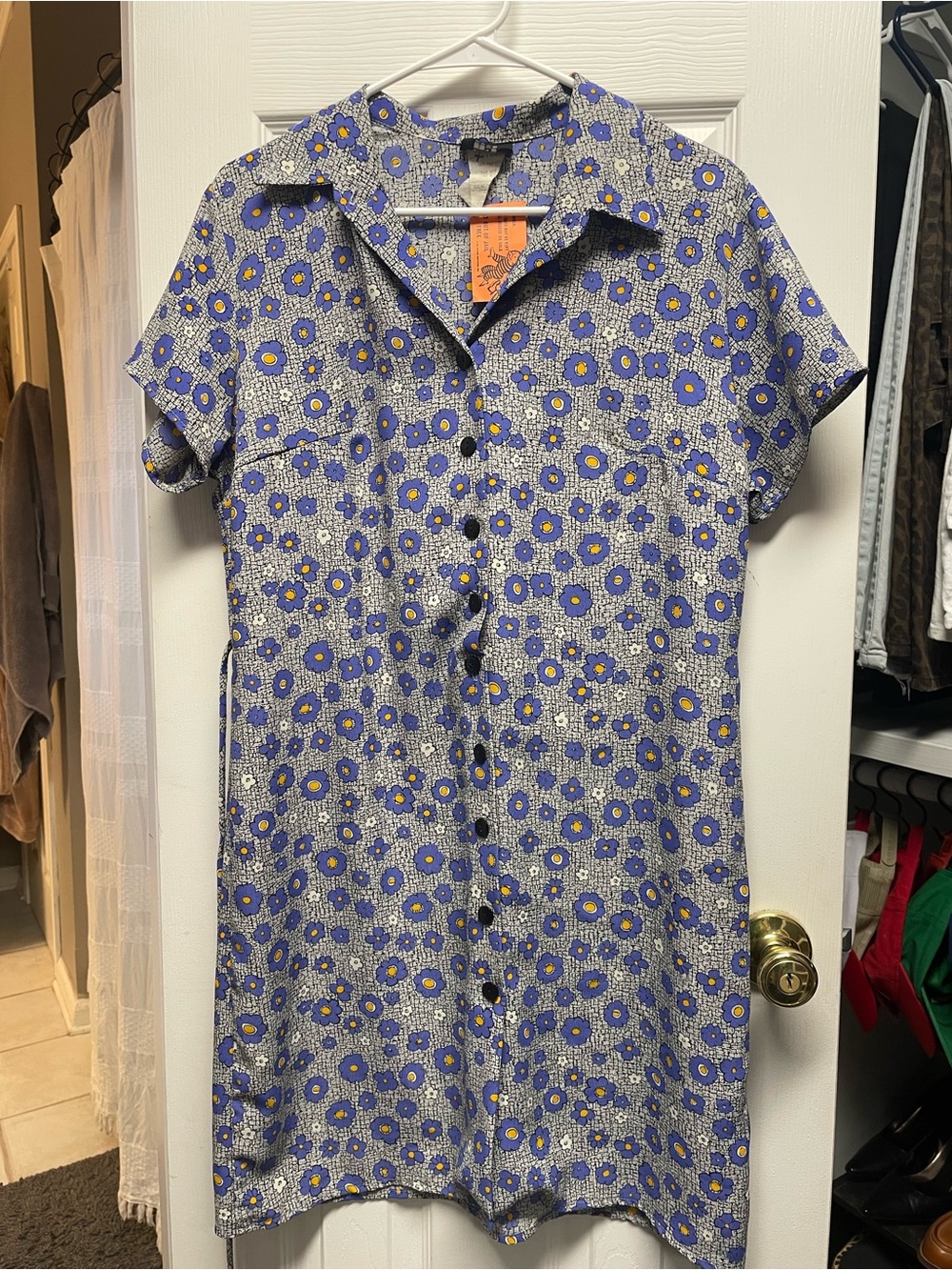 Vintage dress - purple & black Floral Button-Up. Knee length, tie in back